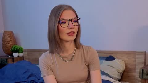 Lisa online show from February 8, 9:07 pm