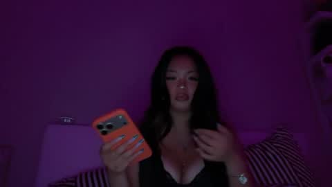 kenzisnow online show from August 4, 3:35 am