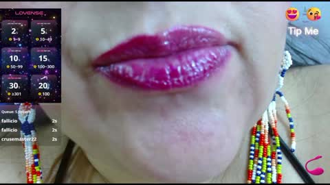 Snapshot of kerly_doll chatting on February 3, 9:39 pm K E R L Y online show from February 3, 9:39 pm