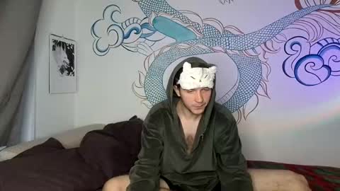 Kero online show from March 8, 3:56 pm