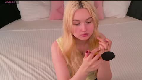 kerry_mell online show from July 17, 5:37 pm