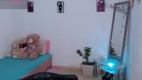 Mia  online show from February 13, 5:38 pm