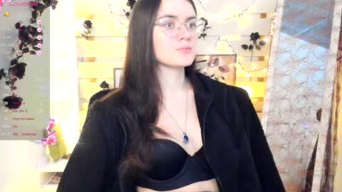 Snapshot of ketrin_pirsss chatting on October 25, 7:03 pm Ketrin online show from October 25, 7:03 pm