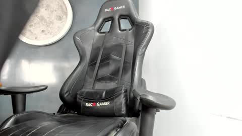 Kevin online show from February 4, 9:10 pm