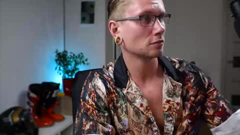 Kev online show from October 13, 1:35 pm