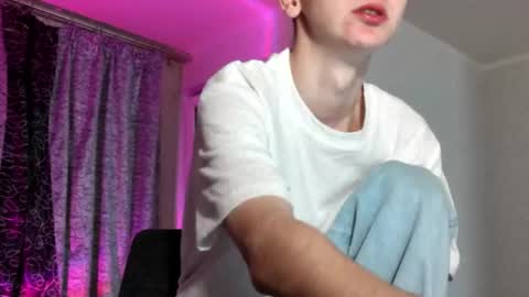 kevinsupershy online show from June 24, 8:27 pm
