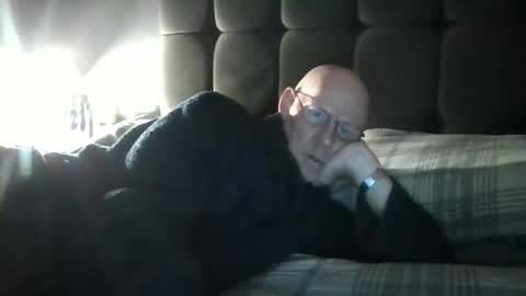 kevlooking4sez online show from October 27, 12:32 am