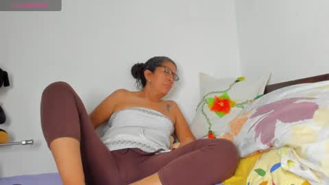 Keila Milf online show from July 25, 3:15 am
