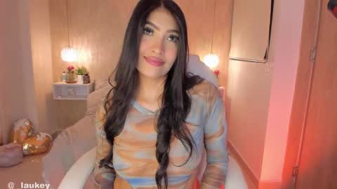  IG  LAUKEY  online show from February 26, 6:40 am