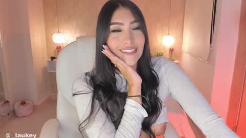  IG  LAUKEY  online show from March 12, 5:02 am