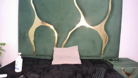 khalyht online show from April 19, 6:10 pm