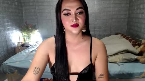 khimtemptress69 online show from June 3, 2:33 pm