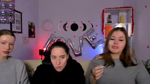 khloebeauty online show from February 7, 8:23 pm