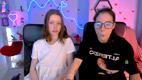 khloebeauty online show from April 7, 7:27 pm