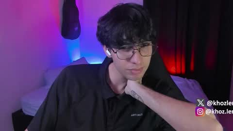 khozler_ online show from December 1, 3:48 am