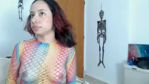 kiaralenon online show from November 2, 11:32 am