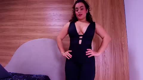 kiaralopez_ online show from June 13, 3:17 am