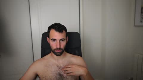 Snapshot of kiatog5 chatting on March 12, 4:35 pm Manu online show from March 12, 4:35 pm