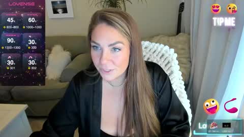 Kiera Reines online show from December 21, 6:58 pm