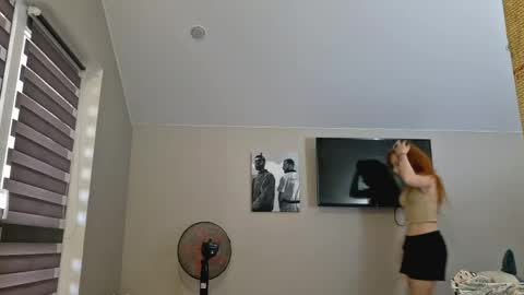 Sarah online show from April 15, 2:09 pm