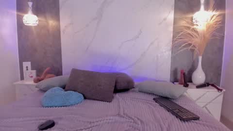 Kim Thompson online show from September 19, 10:02 pm