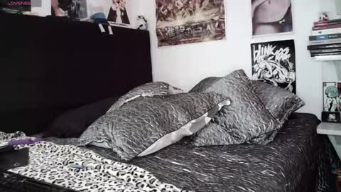 kenny online show from April 18, 7:07 pm