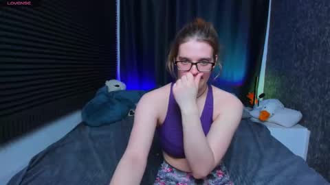 Kiki online show from March 1, 2:23 pm