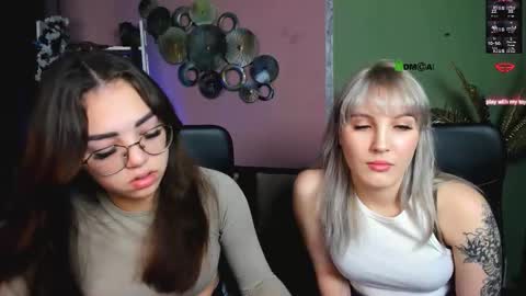 kiki_swan online show from December 4, 7:08 am