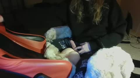 kil42098 online show from February 17, 7:07 am