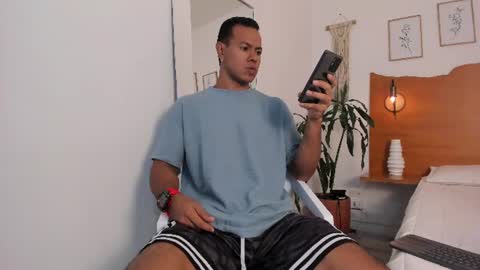 Kilua Muscle guy online show from July 18, 1:29 am