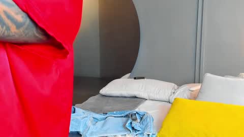 Kim online show from February 28, 4:31 pm