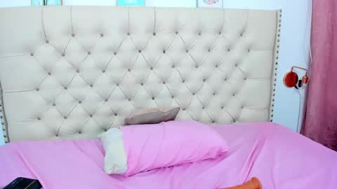 kim_eli online show from February 1, 10:55 pm