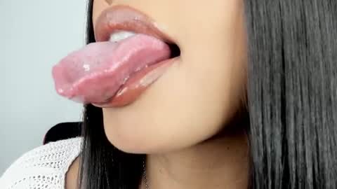 kim_mouth17 online show from July 24, 6:54 am