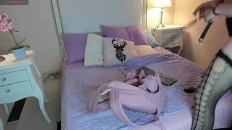 April online show from October 16, 8:18 pm