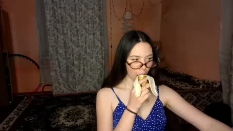 kimberlikoshy online show from June 13, 7:46 pm