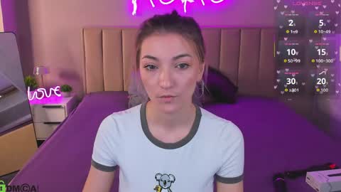 kimberlly_smith online show from April 20, 12:24 am