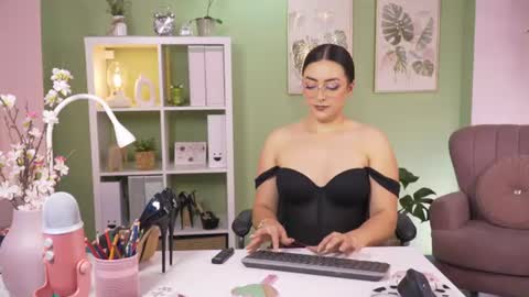 Kimberly 1200-1900 GMT-5 online show from July 22, 8:44 pm