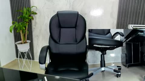 Melissa online show from October 25, 3:23 pm