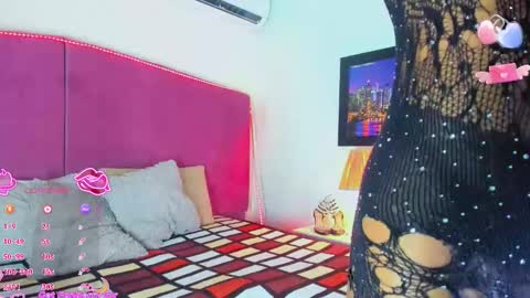 Your Queen KIM online show from December 19, 6:47 pm