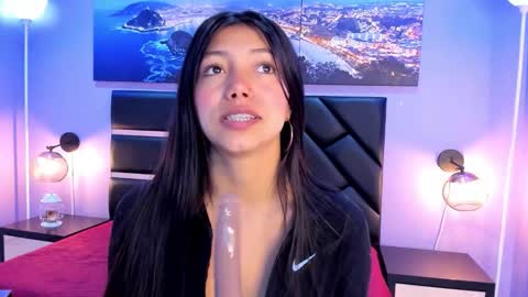 Kimberly Villalobos online show from March 24, 11:27 am