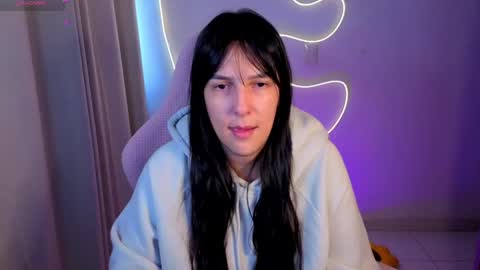 Kim 3 online show from June 2, 2:19 pm