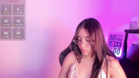 kimgarcez online show from October 1, 8:19 pm