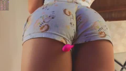 kimhilton online show from November 9, 4:49 am