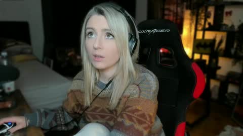 Wolfs Girl online show from February 12, 7:13 pm