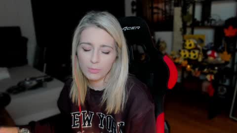 Wolfs Girl online show from September 23, 4:56 pm