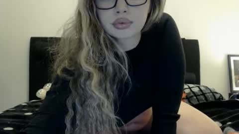 Kim Lee  online show from February 27, 2:48 am