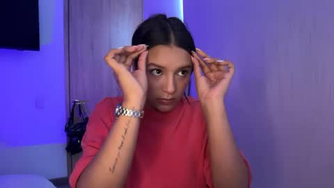kimmi online show from June 18, 8:58 pm