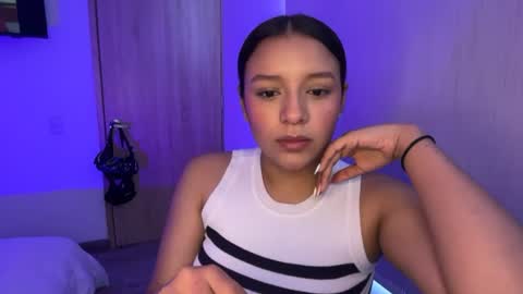 kimmi online show from June 22, 3:52 pm