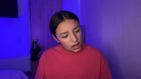 kimmi online show from July 6, 9:39 pm