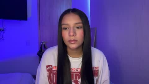 kimmi online show from June 24, 8:16 pm